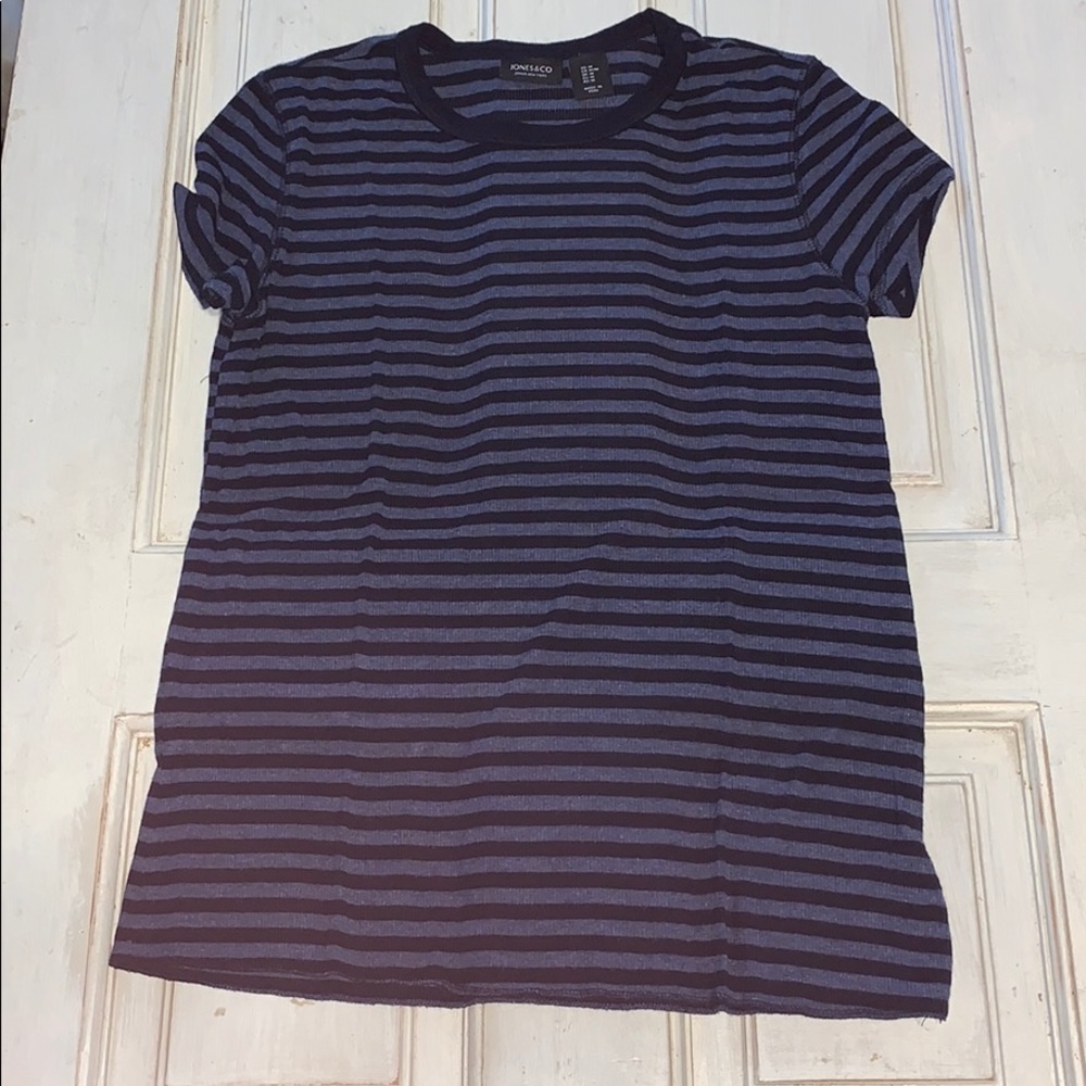 Jones and CO T-shirt